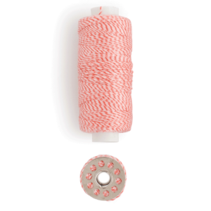 WE R Memory Keepers - Stitch happy - Saumavélaþráður - tvinni - bakers twine - Rauður og hvítur